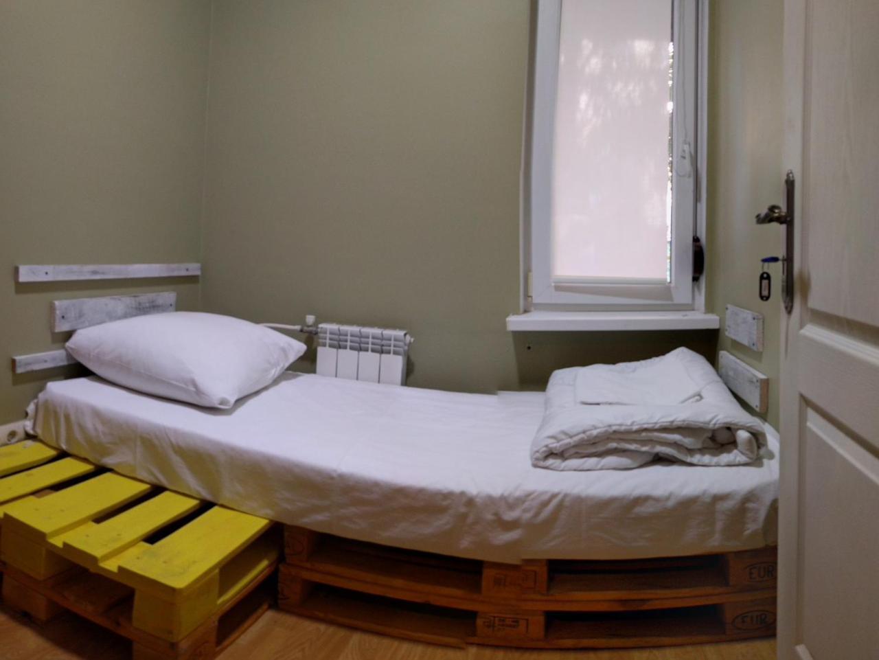 Pallet Hostel Kyiv Exterior photo